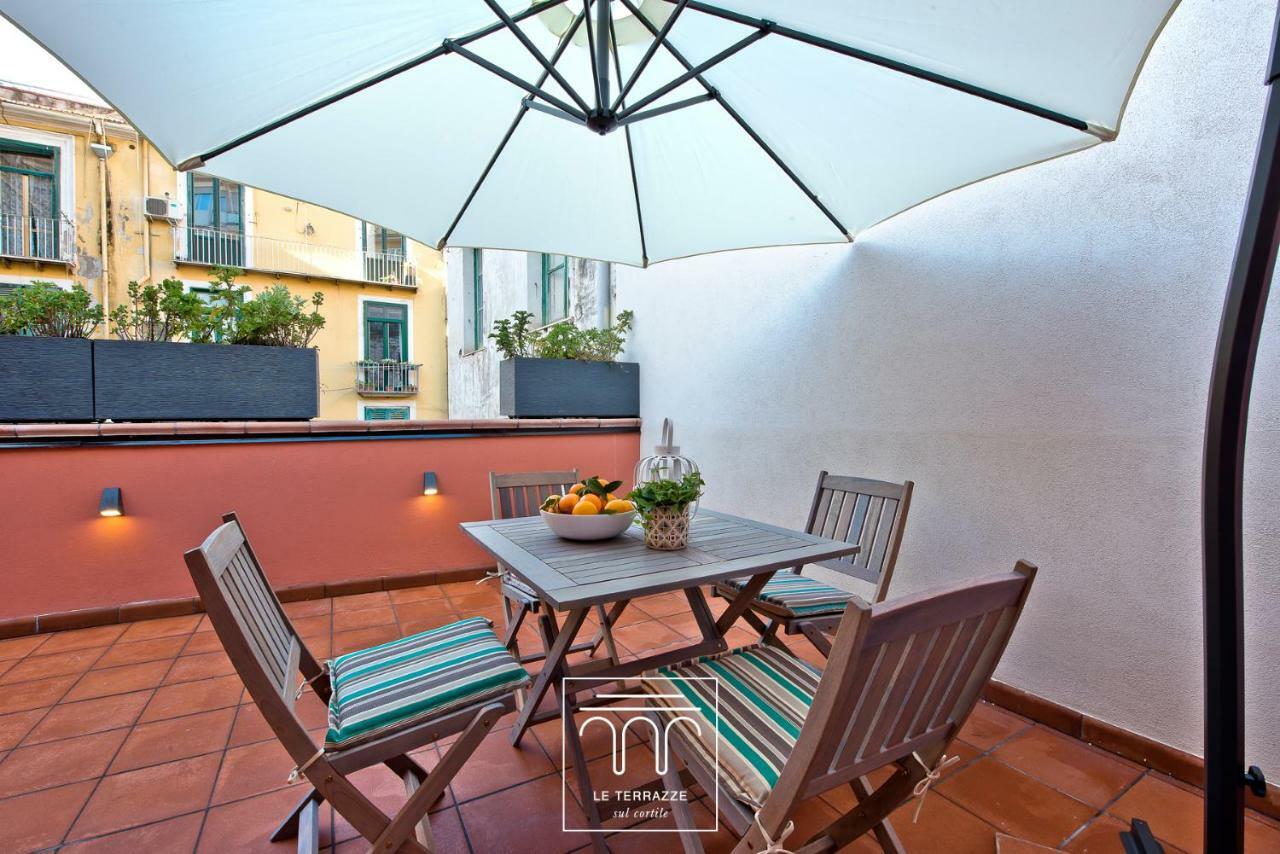 Le Terrazze Sul Cortile Apartment Salerno Exterior photo